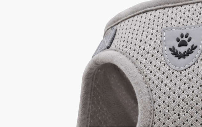 Breathable mesh
keeps it comfortable